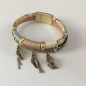Bracelets (4)